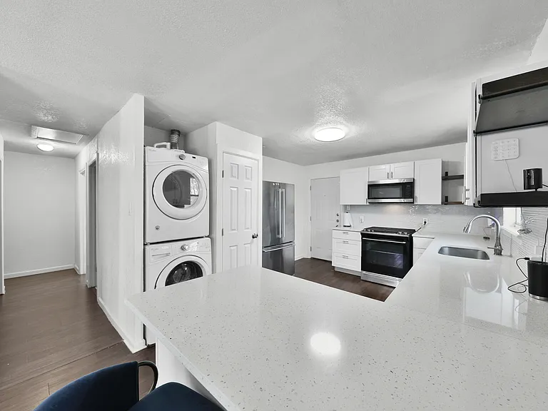 144 Alicia Ave — Photo 10