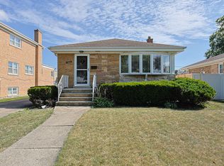 7453 W Keeney St, Niles, IL 60714