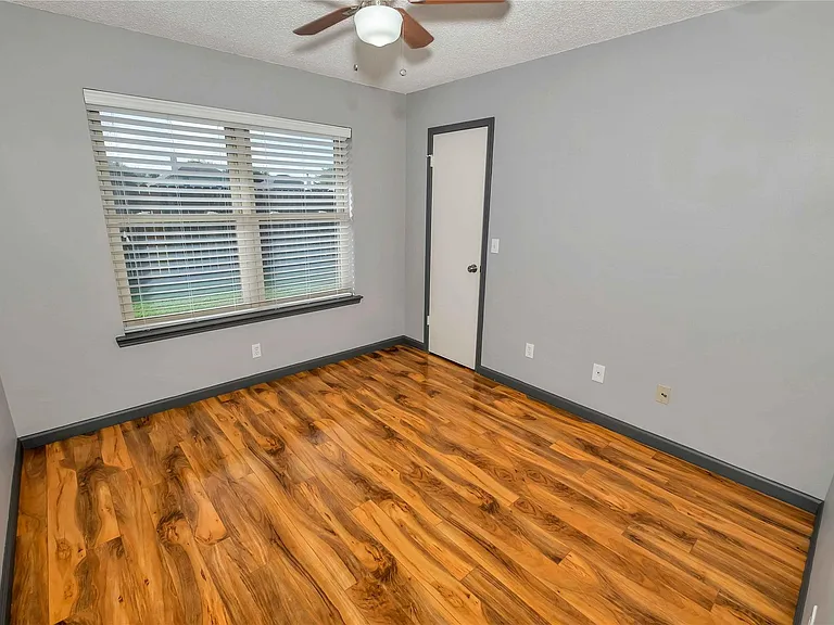 5216 Spring Branch Dr — Photo 14