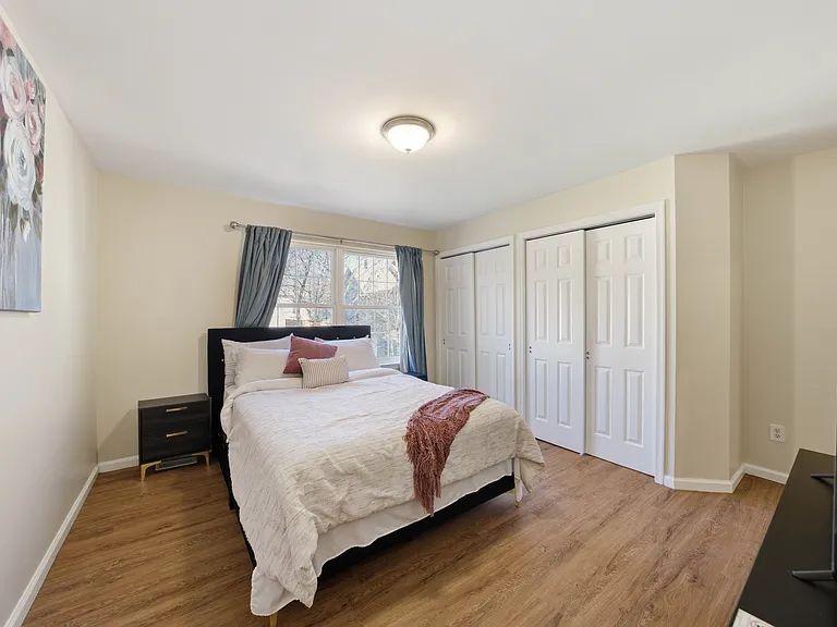 1049 Lafayette St #1A — Photo 8