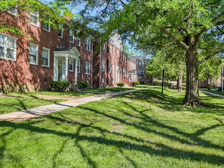 Loch Raven Village Apartments — Photo 4