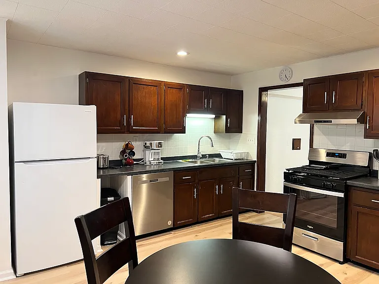 9429 Harold Dr — Photo 10