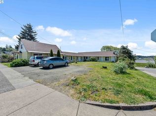 1902 Monroe St, North Bend, OR 97459