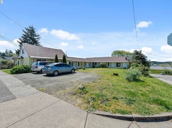 1902 Monroe St, North Bend, OR 97459