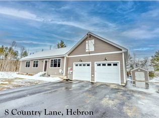 8 Country Lane, Hebron, NH 03241