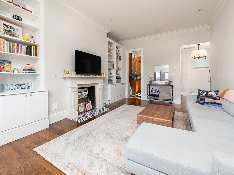 281 Beacon St #18 — Photo 4
