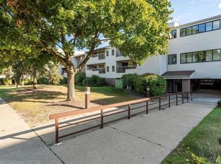 30414 Orchard Lake Rd Unit 13, Farmington Hills, MI 48334