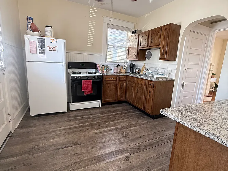 1011 Delta Ave — Photo 8