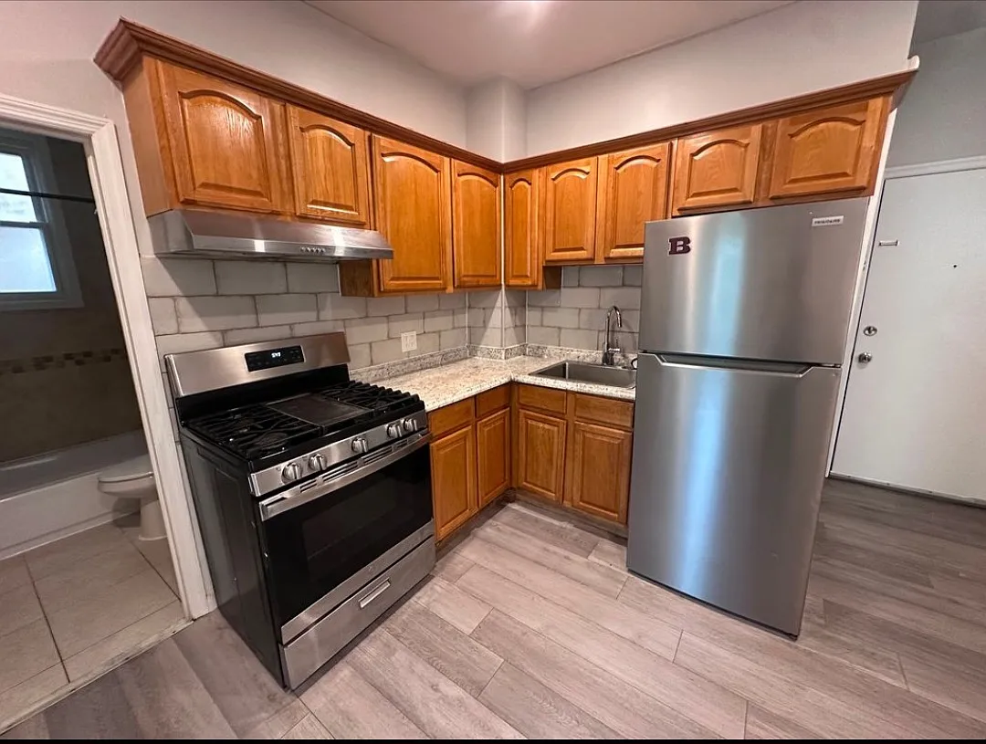3 bed, $1,800 — Photo 1