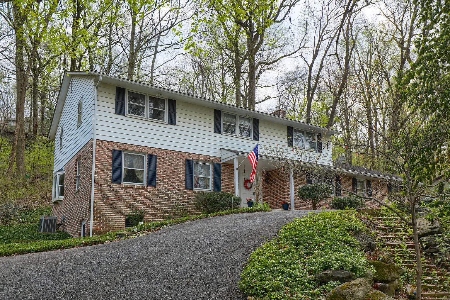 2594 Spring Valley Rd photo 1