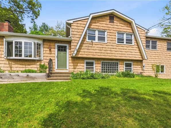 51 Quannacut Rd, Westerly, RI 02891