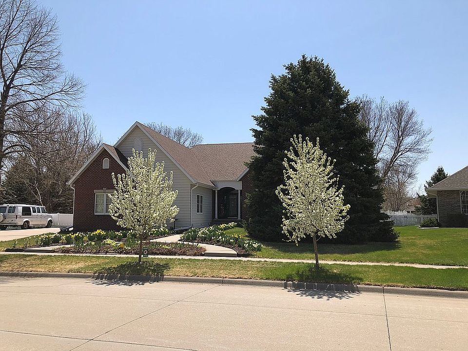 1st image of 11 21st Avenue Pl