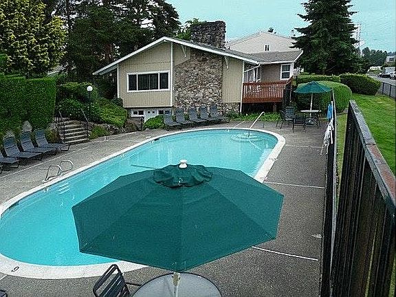 5th image of 12429 NE 130th Ct #E306