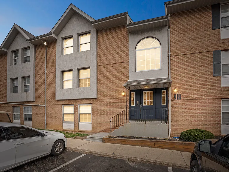 Northbrook Apartments — Photo 17
