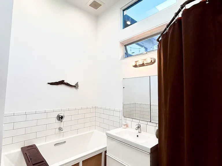 2224 Grant St #E — Photo 6