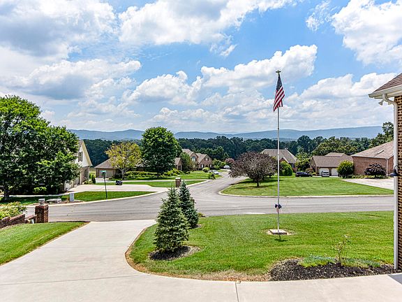 4th image of 213 S Panoscenic Dr