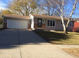 407 Thackeray Ave, Ames, IA 50014