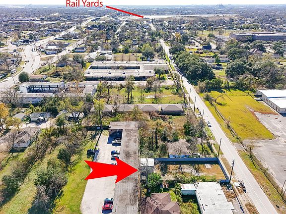 3rd image of 3930 Pickfair St