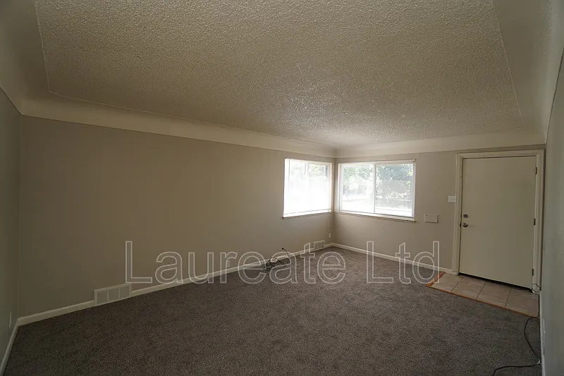 4 bed, 2.0 bath, 1700 sqft, $2,595 — Photo 4