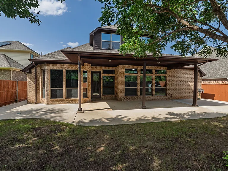 305 Dorset Ct — Photo 24