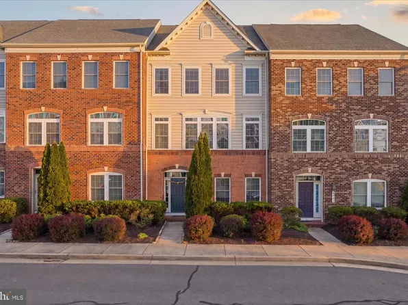 24643 Red Lake Ter, Sterling, VA 20166