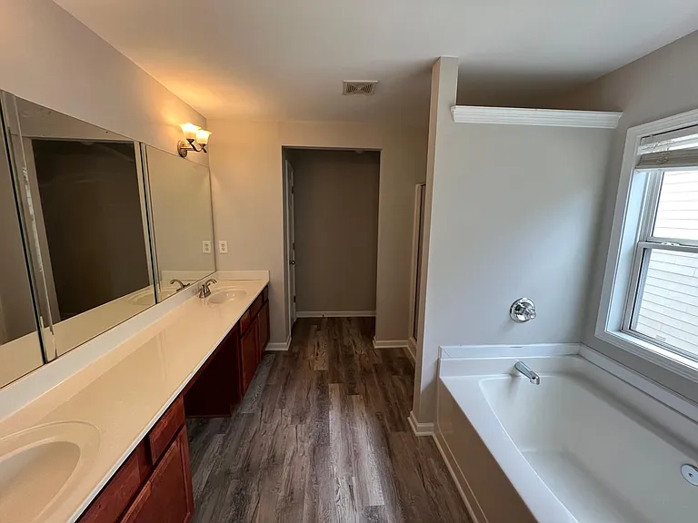 5795 Crestwick Way — Photo 17
