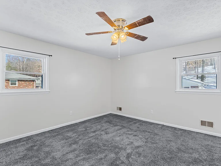 8199 Arnoldtown Rd — Photo 37