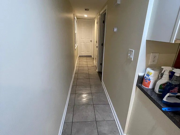 614 1/2 4th Ave #1 — Photo 3
