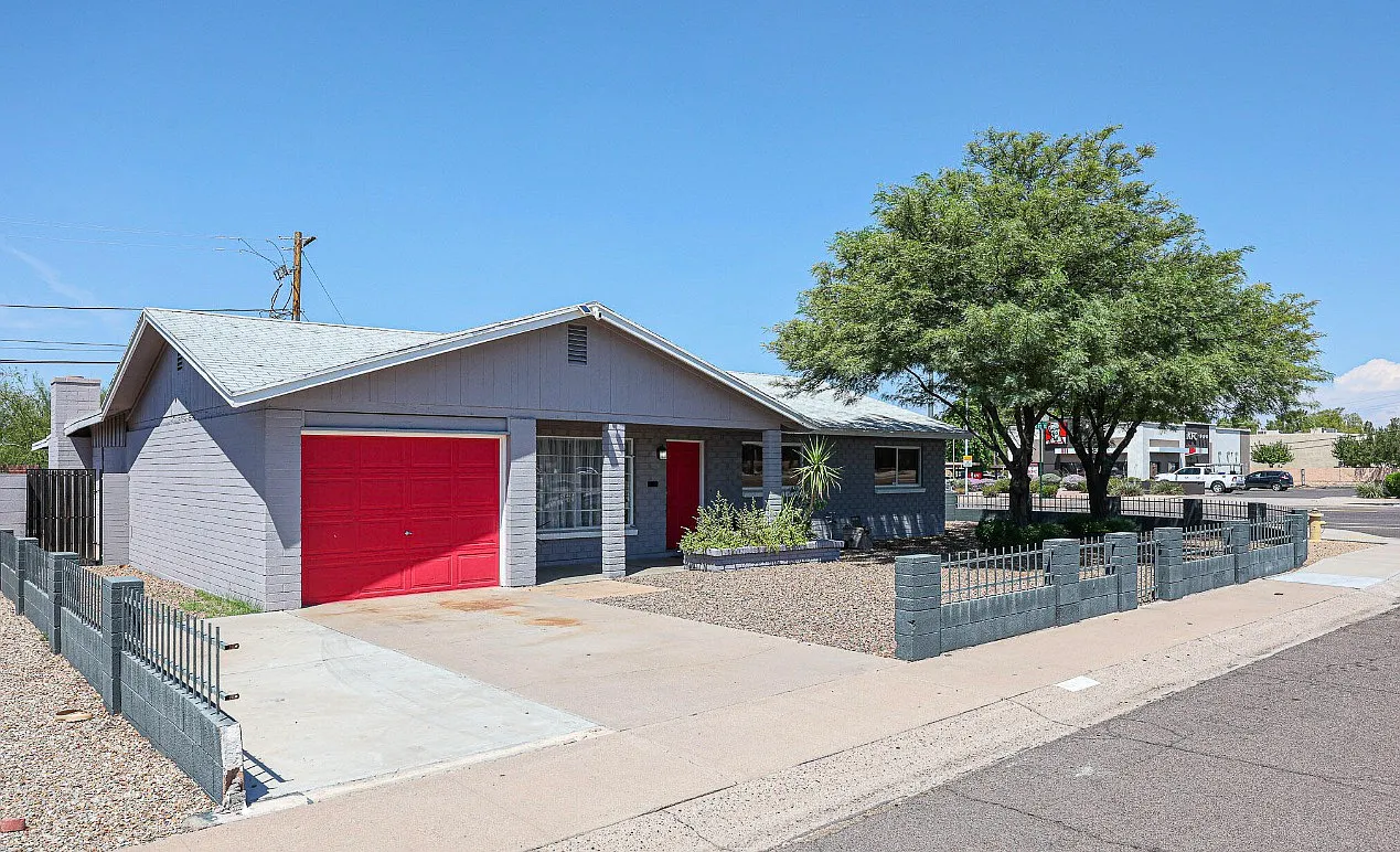 3 bed, 1906 sqft, $3,200 — Photo 1