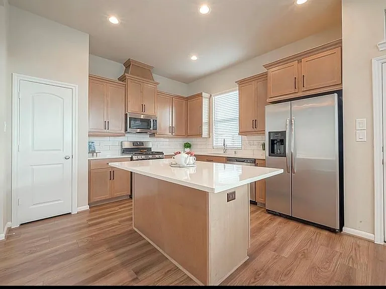 8700 Laurel Crest Dr — Photo 6