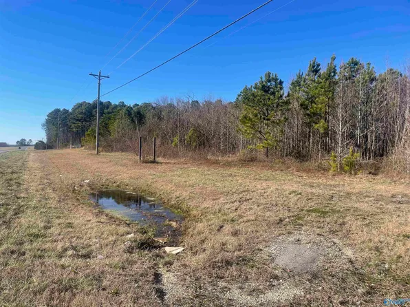 1966 Main St W, Rainsville, AL 35986