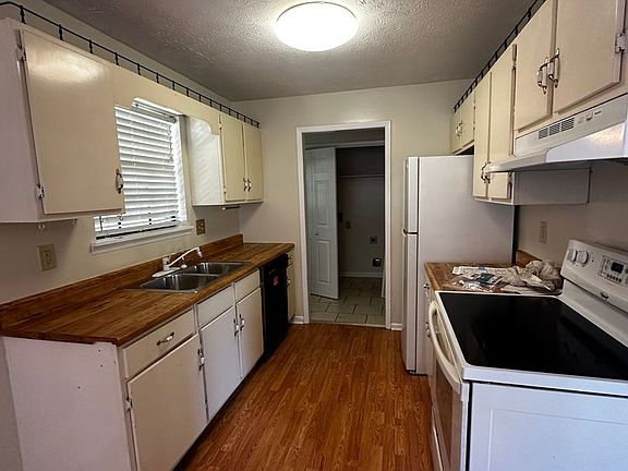4th image of 1618 Circle Dr