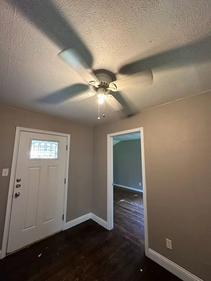 1541 Westmoreland — Photo 3