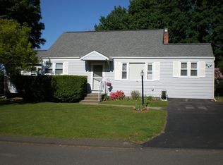 19 Dartmouth Ln, Danbury, CT 06810