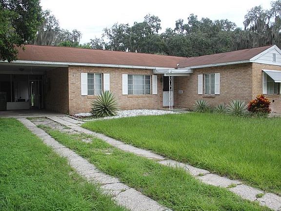 2nd image of 812 Oak Dr