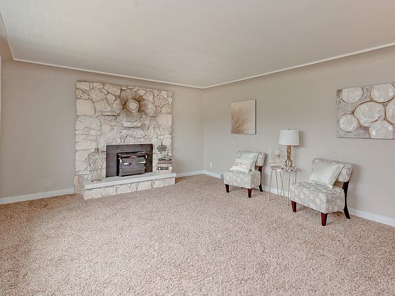 4th image of 2117 Griffin Ave
