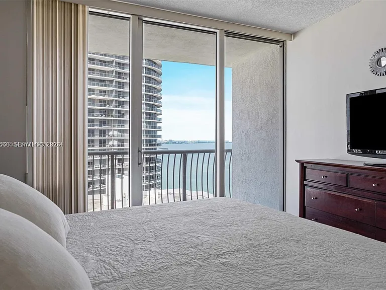 1750 N Bayshore Dr #3605 — Photo 6