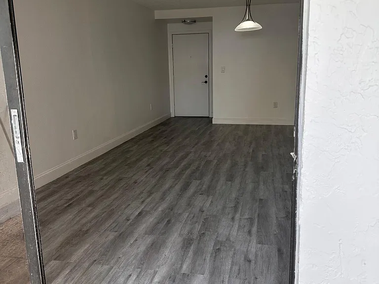 9419 Fontainebleau Blvd #107 — Photo 31