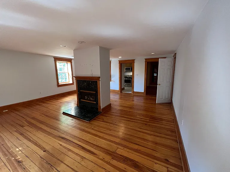 1915 E Market St #3 — Photo 2