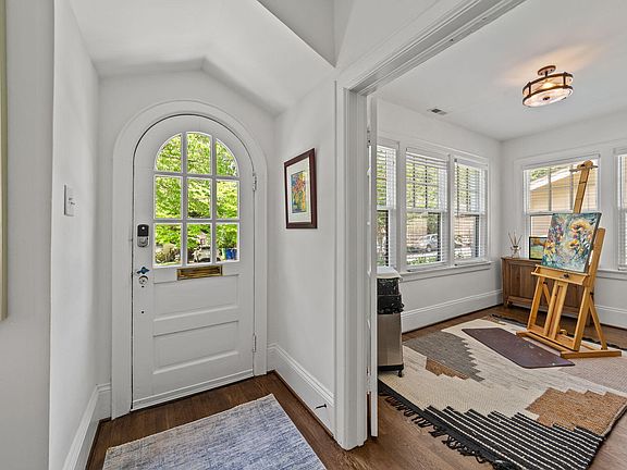 4th image of 1718 Scales St