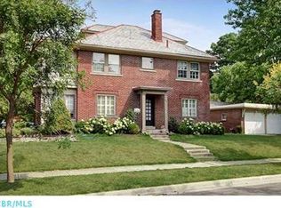 1988 Waltham Rd, Upper Arlington, OH 43221