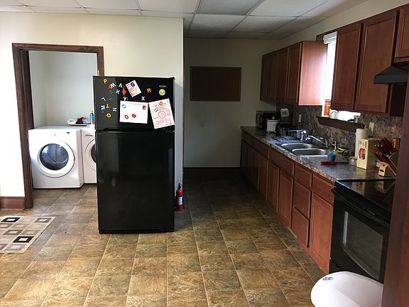 4th image of 209 S Market St