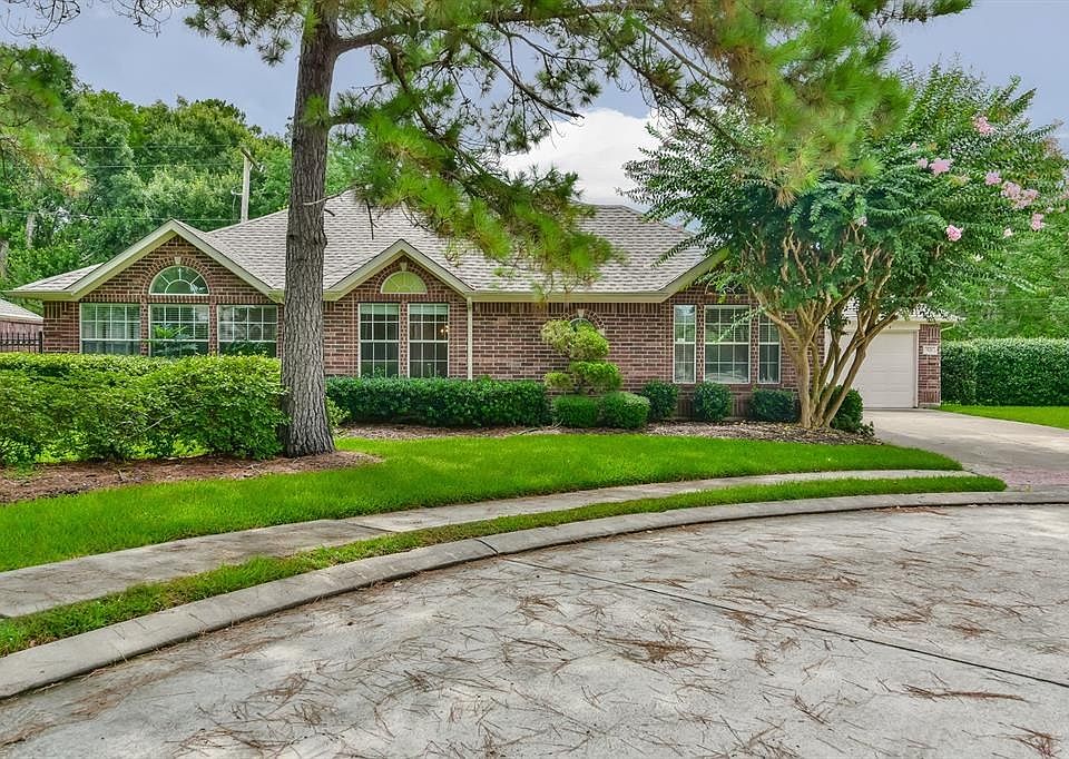 521 Pine Ridge Court