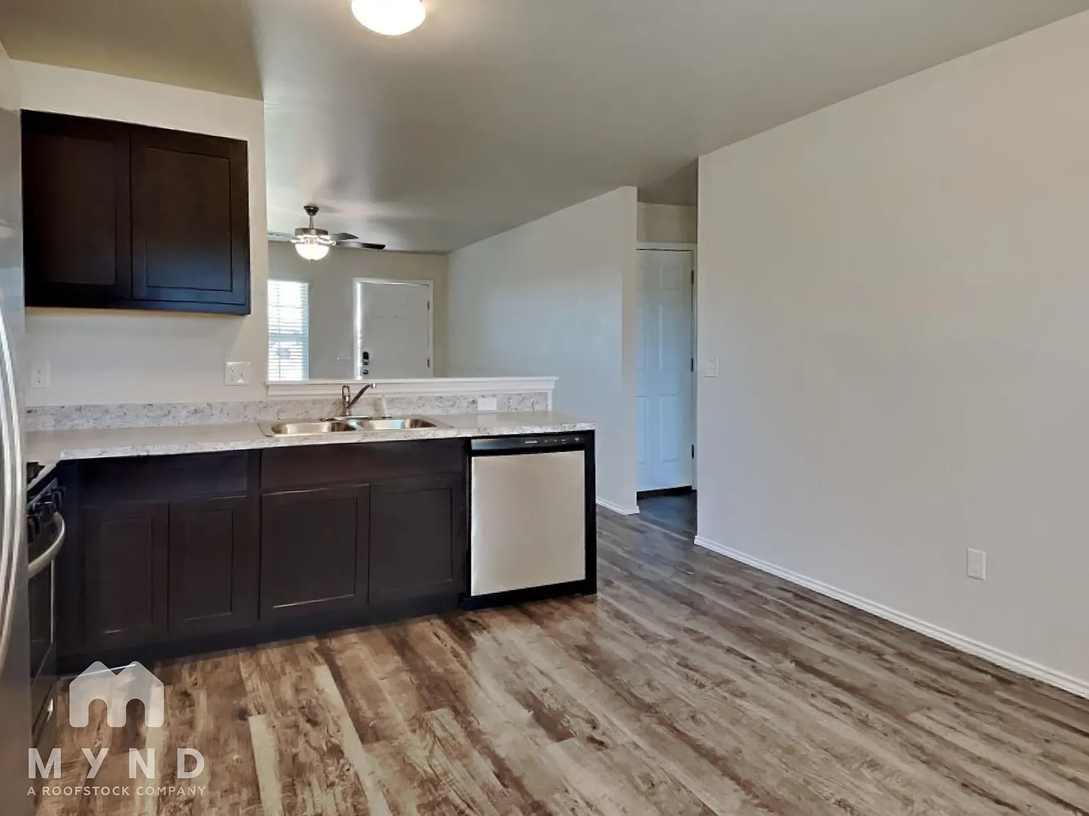 3 bed, 2.0 bath, 1199 sqft, $1,445 — Photo 4