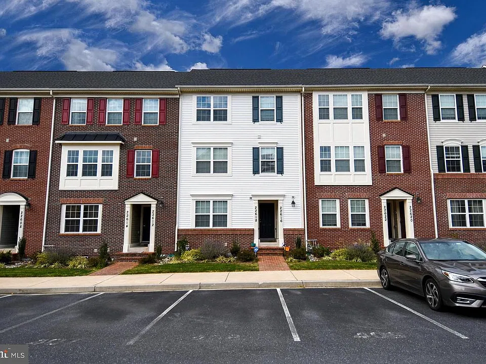 22618 Majestic Elm Ct