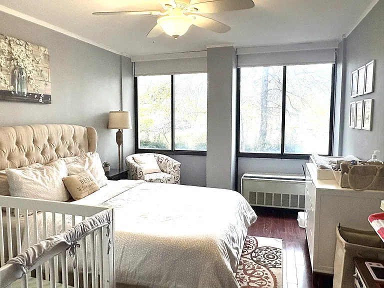 300 Winston Dr #L05 — Photo 14