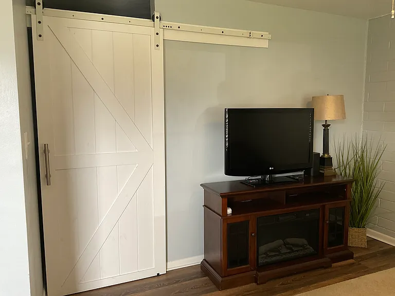 110 E Franklin St #7 — Photo 12