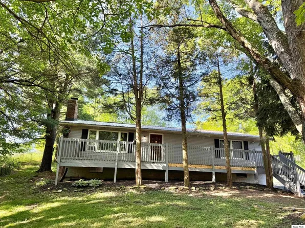 675 Berry Rd, Howard, OH 43028