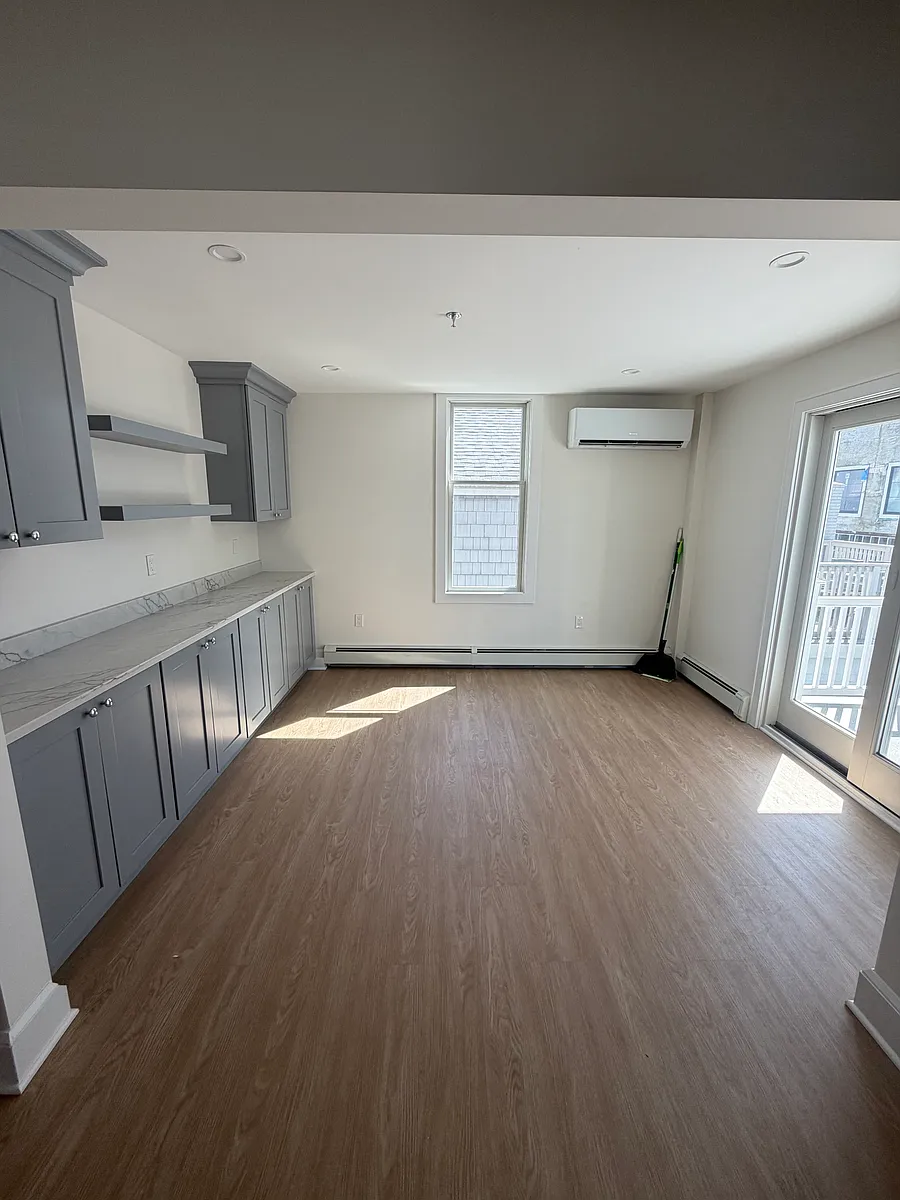 Building Photo - 1125 Ocean Ave #A