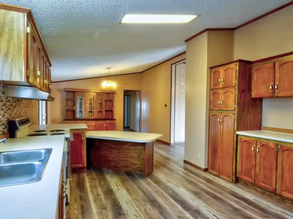 405 S S Pne, Presho, SD 57568